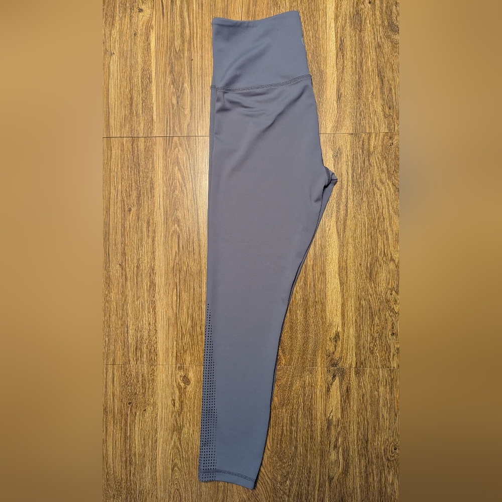 Zyia Capri Leggings